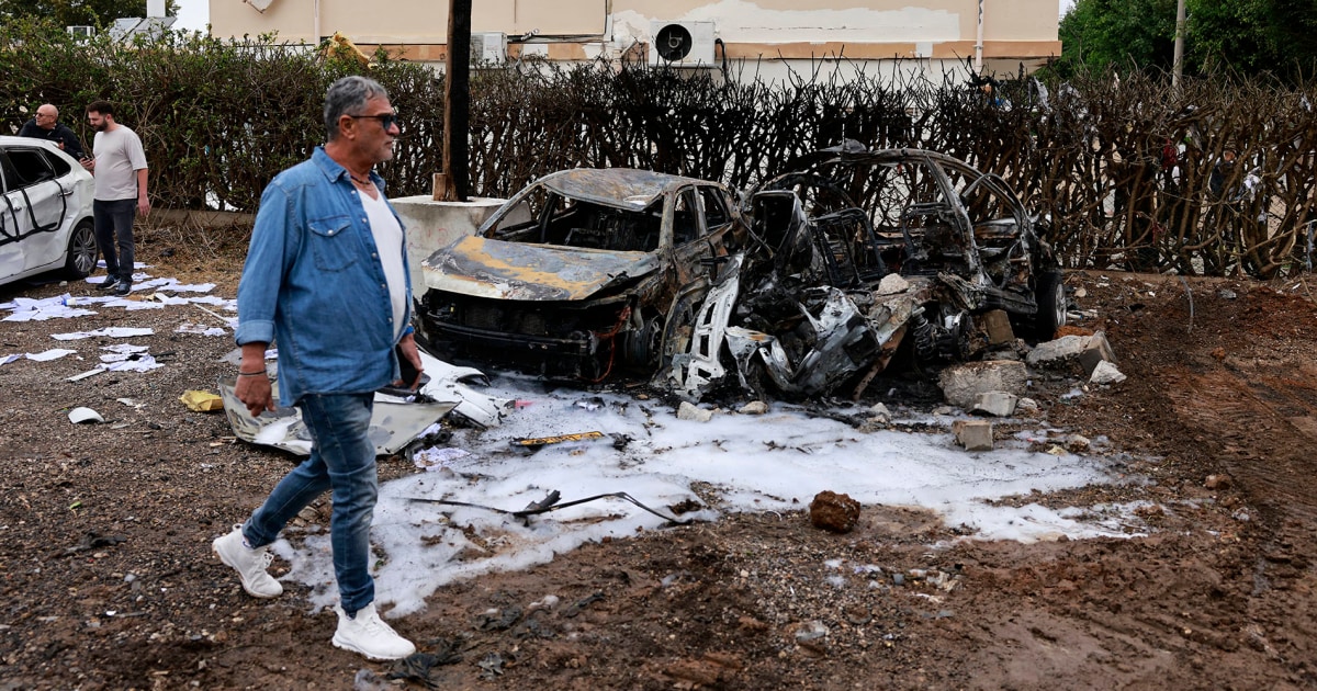 Hezbollah-rockets-target-Tel-Aviv