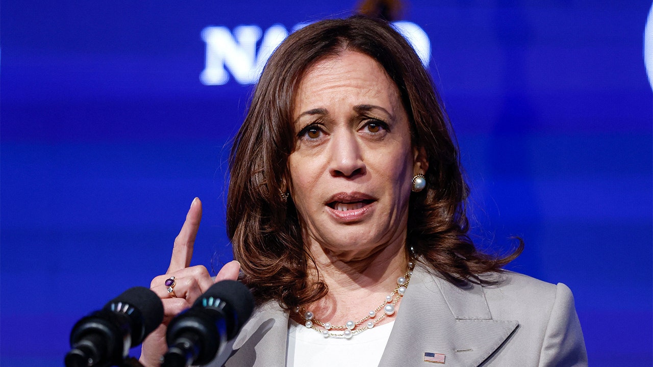 kamala-harris-hawaii-vacation