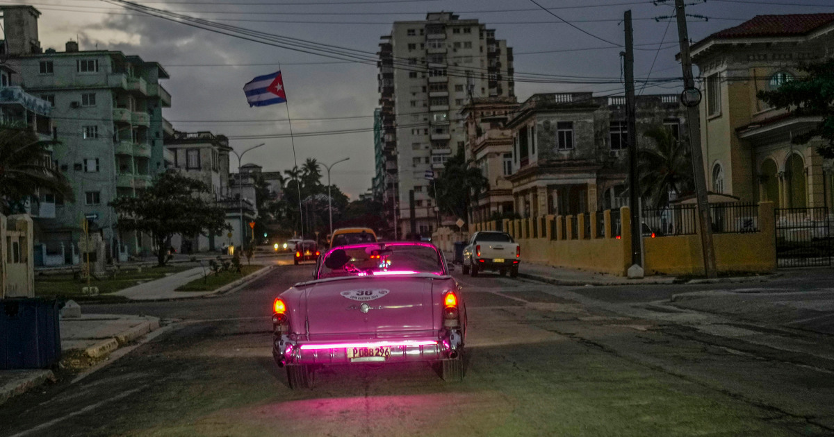 navigating-cuba-crisis-support