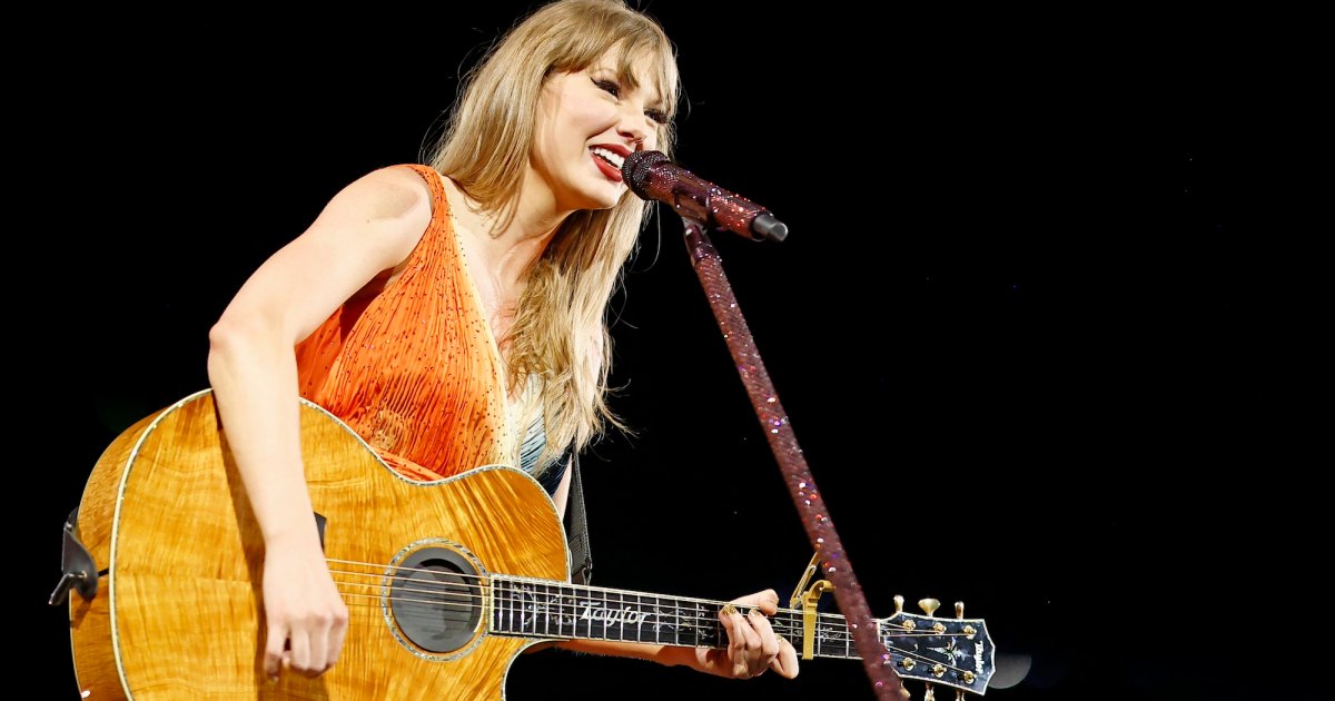 taylor-swift-billboard-apology-waxwork