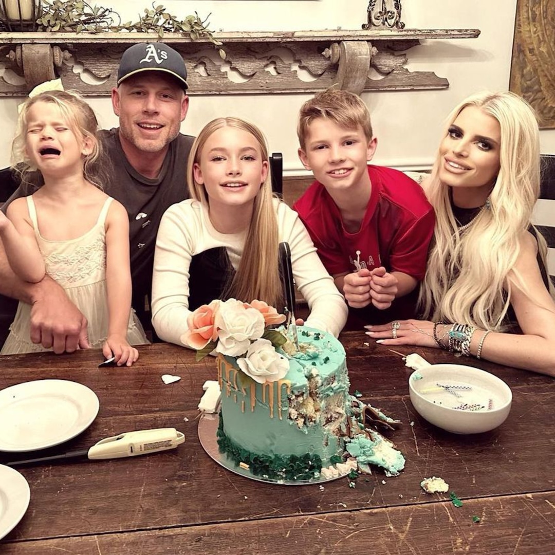 jessica-simpson-family-moments