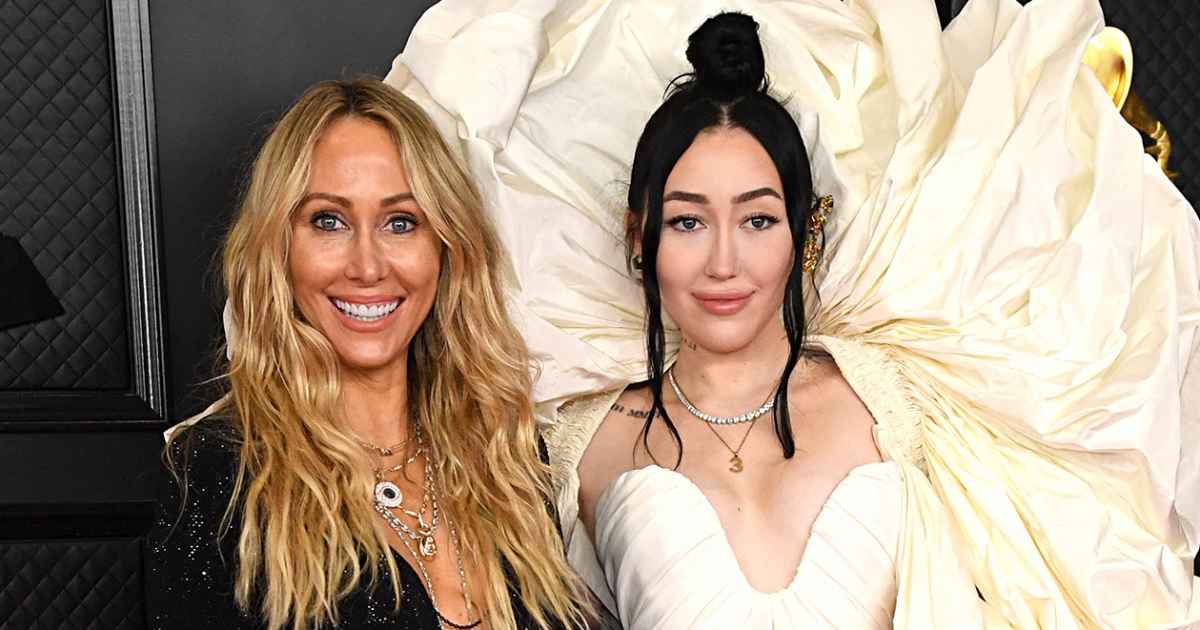 noah-cyrus-easter-celebration