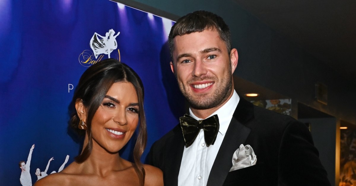 ekin-su-curtis-love-island-split