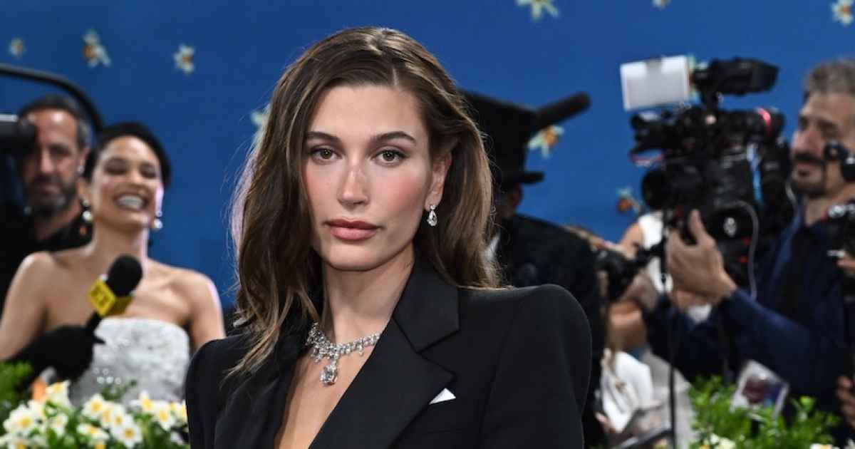 hailey-bieber-justin-shirtless-response