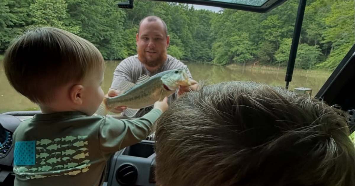 luke-combs-family-moments