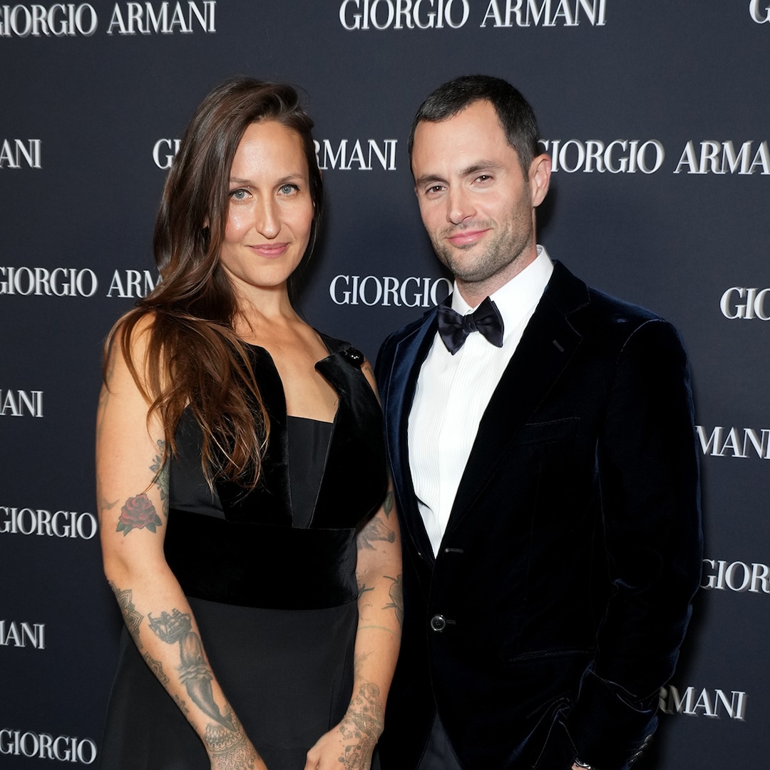 domino-kirke-penn-badgley-twin-boys